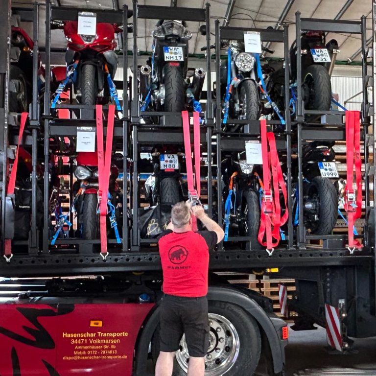 Motorradtransport Motorradtransport mit den Lkws der Fa. Hasenschar Transporte